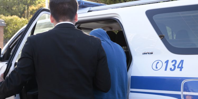 PDI detiene a mujer por delito flagrante de violación de morada en Puerto Aysén