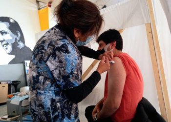 Salud incorpora nuevo punto de vacunación para facilitar entrega de dosis de refuerzo a la población