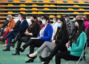 Realizan entrega de fondos destinados a personas mayores y juntas de vecinos de la comuna de Aysén
