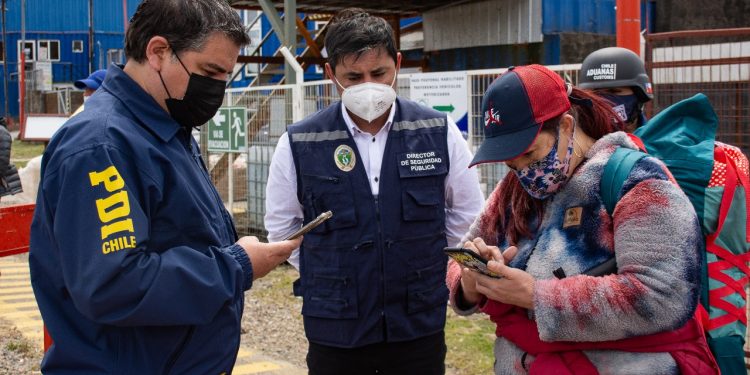Municipalidad de Aysén, PDI, Aduanas y Policía Marítima realizan fiscalización conjunta en Puerto Chacabuco