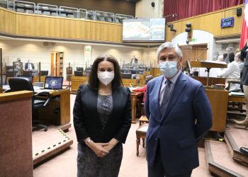 Órdenes y Sandoval valoran decisión del Gobierno de incluir a la región Aysén en beneficio de congelamiento del precio de los combustibles