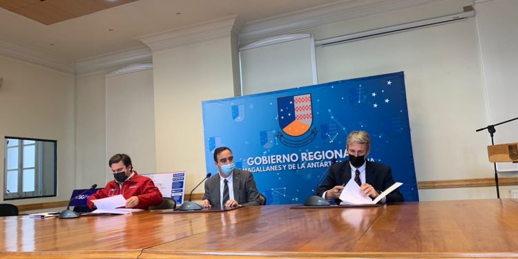 Desarrollo País, Subtel y Gobierno Regional de Magallanes firman convenio para impulsar el despliegue del primer Cable Submarino Antártico