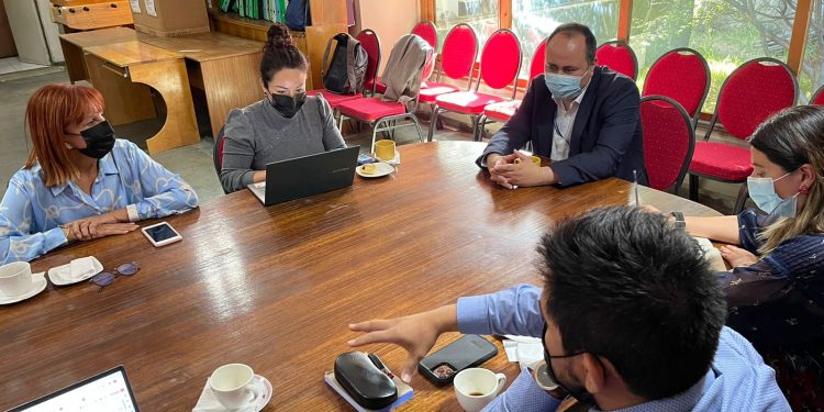 Jefa de la División de Atención Primaria del MINSAL visitó CESFAM de Coyhaique y Puerto Aysén.