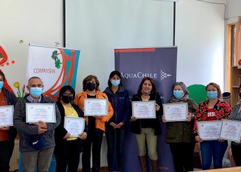 AquaChile realiza capacitación en Alfabetización Digital en Puerto Chacabuco