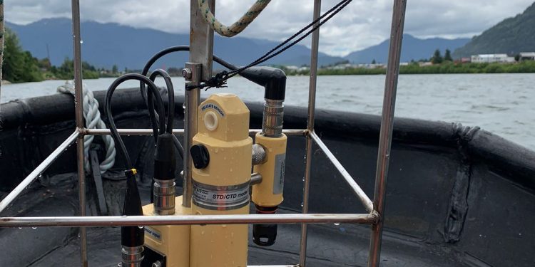 Inician muestreo en ríos e instalación de potente computador para conocer cambios en el mar interior de la Patagonia