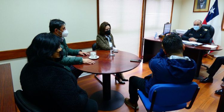 Senadora Órdenes valora trabajo con dirigentes, Municipio y la Armada con miras concretar balneario para Chacabuco 