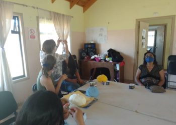 Vecinas del barrio Quebrada de La Cruz se capacitan en taller del programa Quiero Mi Barrio