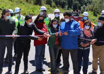 Gobierno y vecinos inauguran pavimentación desde Puyuhuapi al puente El Pangue en la ruta 7 Norte