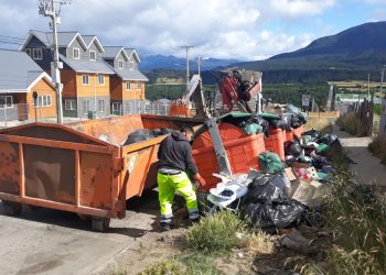 Municipio de Coyhaique multa a empresa de aseo por acumulación de basura en la comuna
