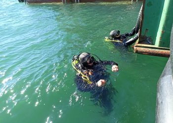 Carabineros del GOPE con apoyo de la Autoridad Marítima recuperó cuerpo de buzo mariscador tras accidente en centro de cultivo en Puerto Cisnes