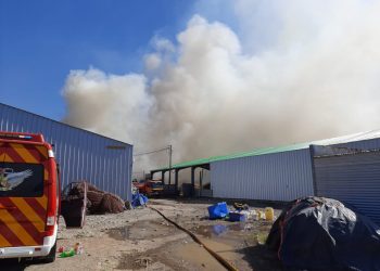 Seremi de Salud  concurre a apoyar equipos de emergencia a raíz de incendio industrial en Puerto Aysén