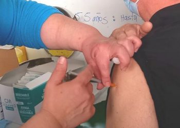 Personas sin dosis de refuerzo podrían tener Pase de Movilidad bloqueado en enero