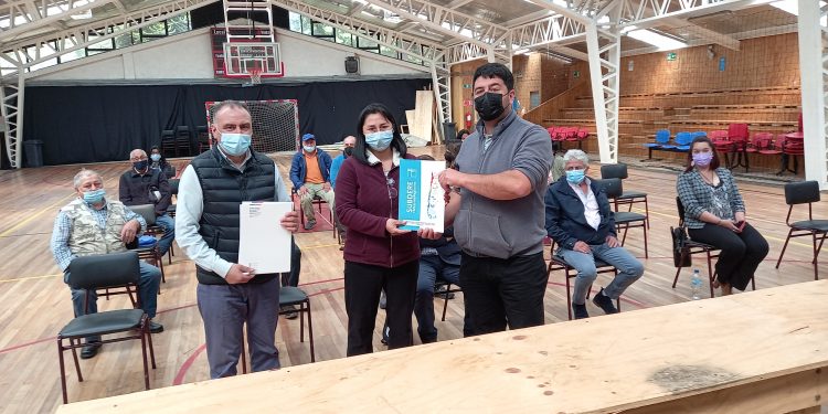 Familias de Río Cisnes y Canal Puyuhuapi contarán con energía mediante paneles fotovoltaicos