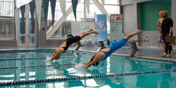 Con éxito se realizó campeonato de natación liderado por Club Orcas de Aysén