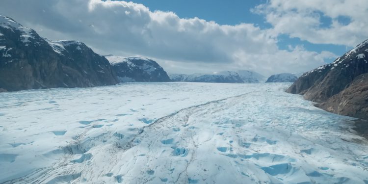 Dirección General de Aguas del MOP incrementa instalación de infraestructuras e instrumentos en Campo de Hielo Norte y Sur