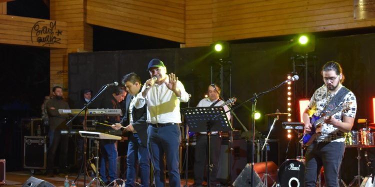 Primera jornada de artistas locales encantó al público aysenino tras iniciativa de “Verano en Aysén”