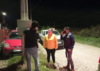 Comité municipal puerto aisenino recorre sectores afectados por fallas en alumbrado público como medida preventiva.