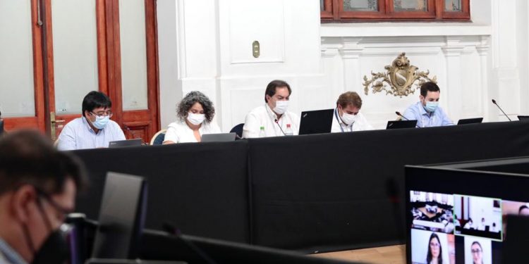 Comisión de Forma de Estado aprobó sus primeros 36 artículos que serán discutidos en el Pleno.