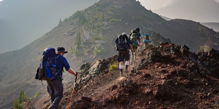 Quedan pocos días para postular a becas de gestión de estándares de seguridad de empresas de turismo aventura.