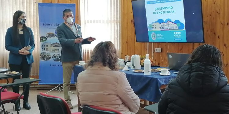 Destacan obtención de Excelencia Académica en cinco establecimientos educacionales municipalizados de Aysén.