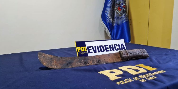 Detectives detienen a dos personas por daños, amenazas y porte de arma cortante y ubican a niña desaparecida durante el fin de semana en Puerto Aysén.