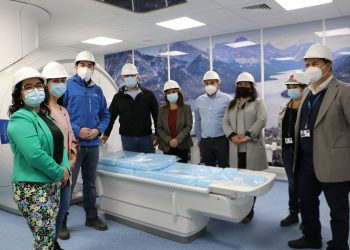 Nuevo Consejo Regional visita avances de la instalación del Resonador Magnético.