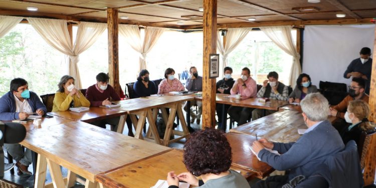 Gobierno Regional y Universidad de Aysén se reúnen a priorizar espacios de trabajo conjunto.
