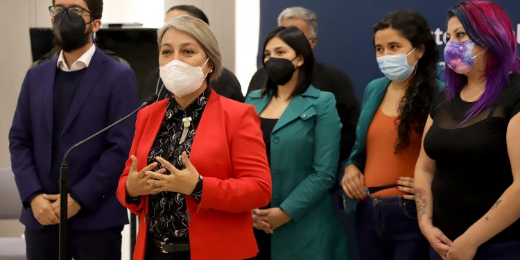Ministerio del Trabajo anuncia mesa técnica para avanzar en proyecto de ley de reducción de jornada a 40 horas semanales.