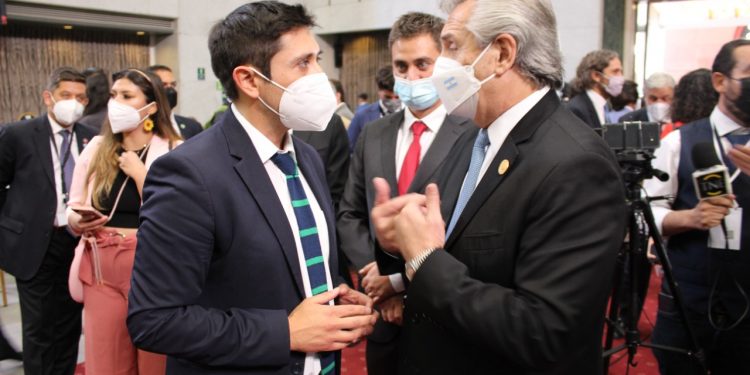 Diputado Calisto le pide a Presidente de Argentina terminar el camino en el paso Mayer.