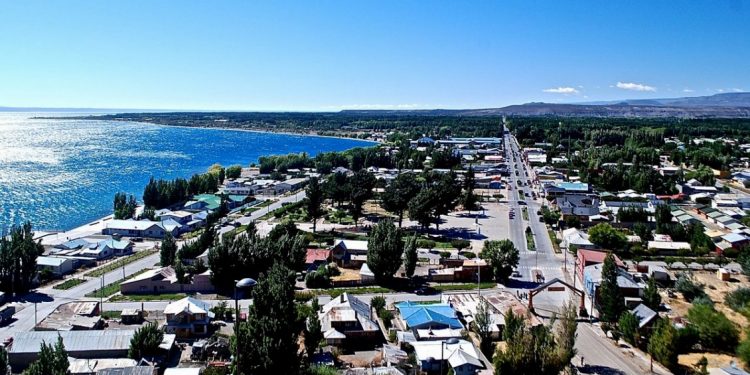 Municipio de Chile Chico elimina obligatoriedad de uso de mascarilla en espacios públicos.