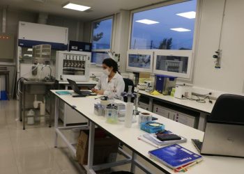 Confirman fallecimiento de tripulante por consumo de mariscos con Marea Roja.