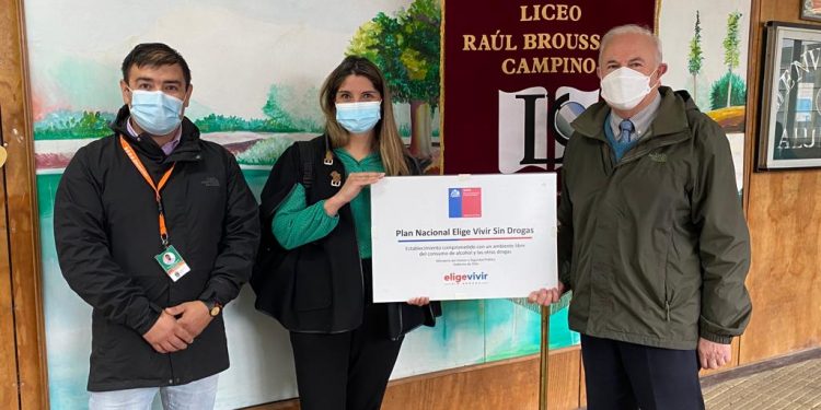 SENDA reconoce a establecimientos educacionales Elige Vivir Sin Drogas.