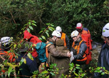 Carabineros del GOPE Aysén encuentra a persona con presunta desgracia en Lago Atravesado.