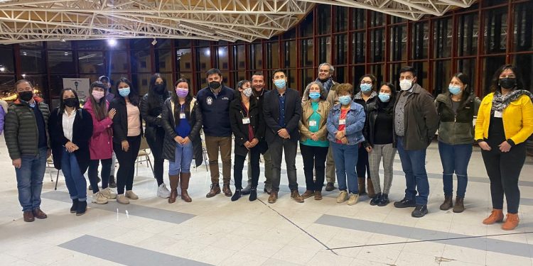 Compromiso de compra y venta de terreno posibilitará la construcción viviendas sociales en Puerto Aysén.