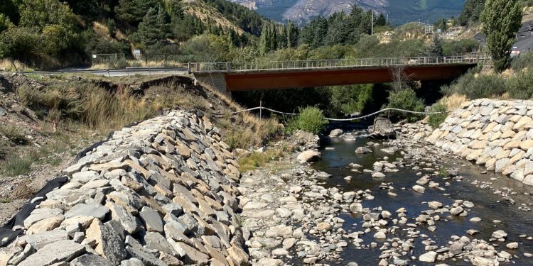 Alcalde de Coyhaique plantea la instalación de un puente mecano en sector periurbano de la comuna.