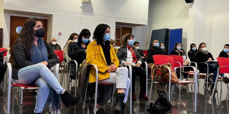 Seremis de salud y educación coordinan trabajo conjunto en establecimientos educacionales de la región.