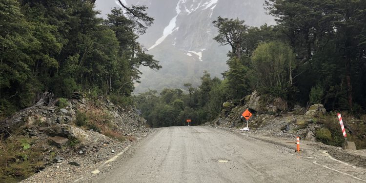 Senador Sandoval pide poner en marcha plan de conectividad terrestre para unir Aysén con el resto del Chile.