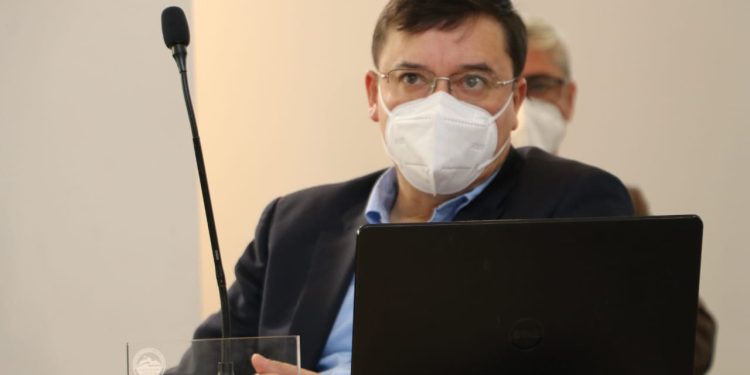 Consejero Regional Omar Muñoz afirmó que: “estrategia para mejorar ejecución presupuestaria pone énfasis en reducir el presupuesto de la región”.