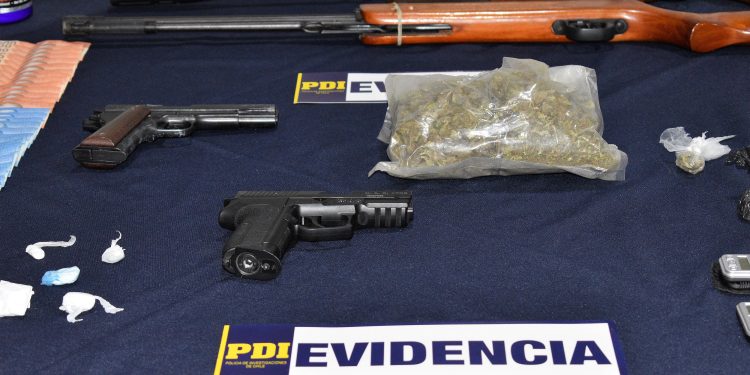 PDI y Fiscalía desbaratan tres puntos de tráfico de drogas en Coyhaique en el desarrollo de la denominada Operación Trapananda.