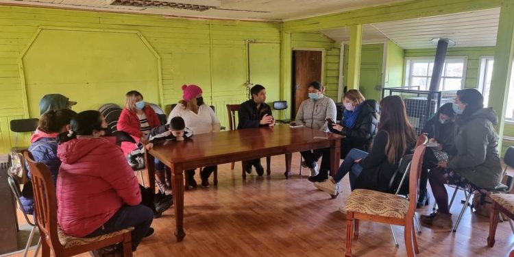 Diputado Calisto se reúne con comité de El Blanco y reitera necesidad de potenciar localidades cercanas a Coyhaique.