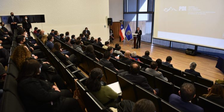 PDI y CIEP firman convenio de colaboración para fortalecer investigación medioambiental.