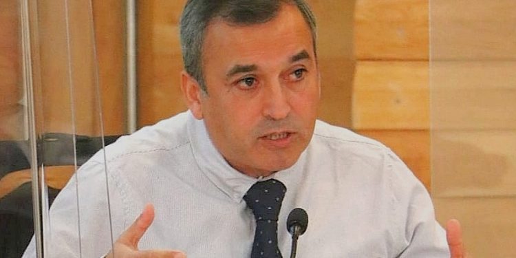 Consejero Abello resalta programa del Gobierno que permitirá entregar más recursos a Servicios Públicos, Municipalidades y Gobiernos Regionales.
