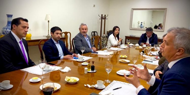 Diputado Calisto y Bancada del Gas le piden a Ministro de Energía agilizar presentación de medidas que permitan disminuir su precio.