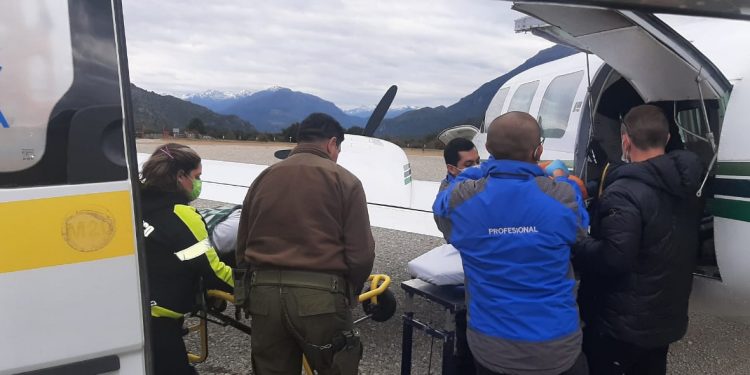 Carabineros prestó colaboración tras grave accidente que sufrió policía de la Gendarmería Nacional Argentina en la frontera cerca de Lago Verde.