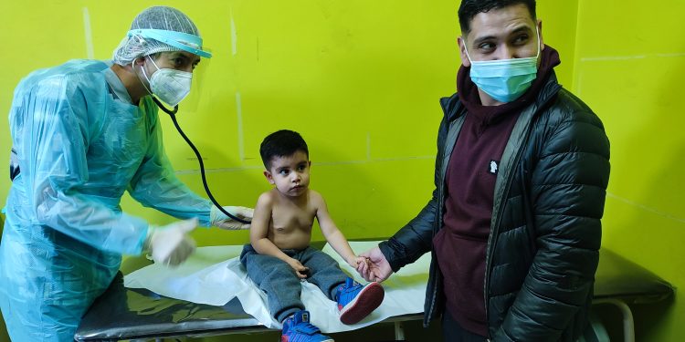 Por aumento en la demanda de atenciones autoridades de salud llaman a realizar un buen uso del Servicio de Urgencia Pediátrica.