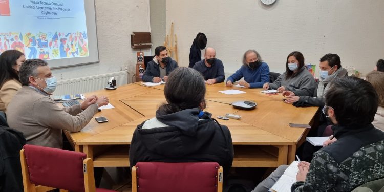 Serviu encabeza primera mesa técnica comunal para abordar la problemática de campamentos.