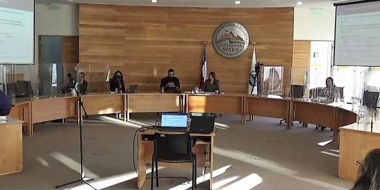 CChC expuso sobre reactivación económica y entregó propuestas al Consejo Regional de Aysén.