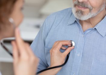 Buscan promover detección precoz del cáncer de pulmón con campaña educativa.