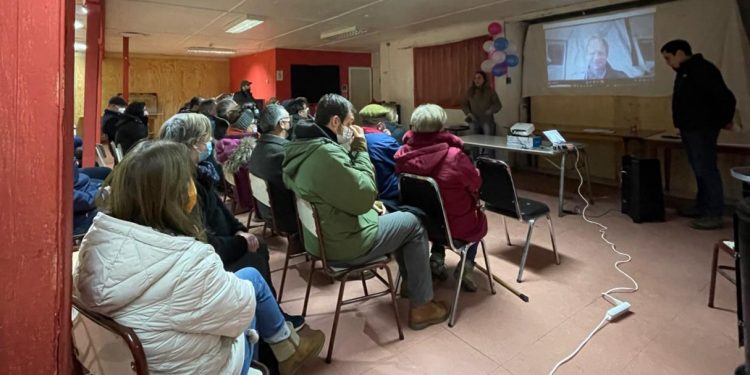 Realizan jornada informativa sobre borrador de nueva Constitución.