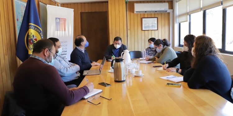 Directorio de Puerto Chacabuco acuerda agenda con gobernadora y autoridades de la Región de Aysén.